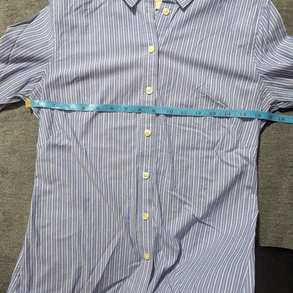 Banana Republic * Fitted Non-Iron Blue Stripe Shirt * Women's size 6 - Picture 7 of 7